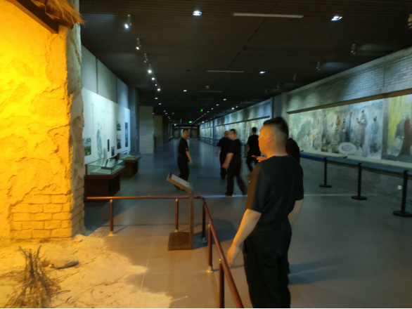 諸城守押大隊黨支部超然臺黨性教育基地開展“不忘初心、牢記使命”現(xiàn)場教學活動404.png